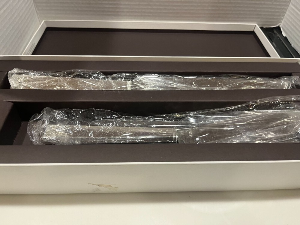 VINTAGE Vera Wang Wedgwood Cake Serving Set NEVER USED(HAS ENGRAVING ON IT)