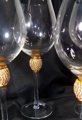 Set of 4 Wine glasses , Gold Crystal diamond Ball on The stem & Clear Trim.