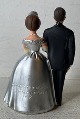 VTG 1950s 1960s Plastic Silver Bride Groom Wedding Cake Topper 3.5″ Wilton