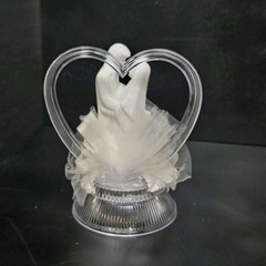 Wilton 1983 Porcelain Wedding Cake Topper 201-1473 White Groom Bride Heart Tule