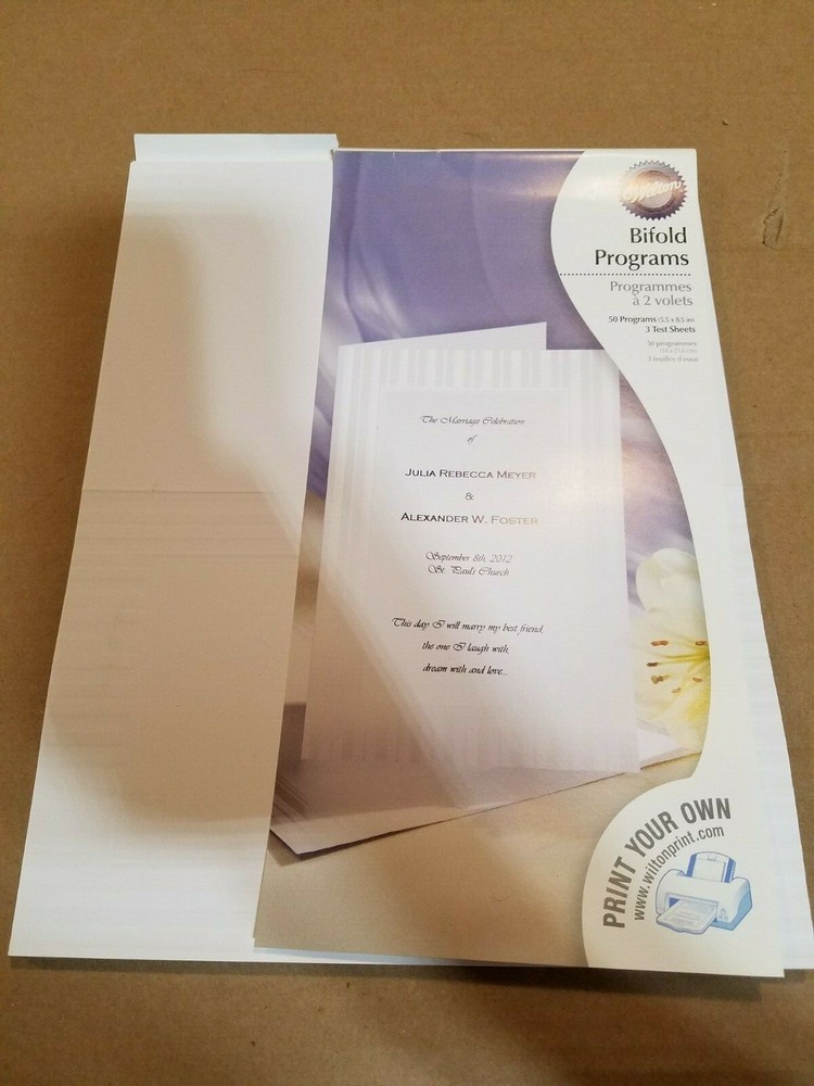 Wilton Bi-fold Programs – 17 sheets – White Simple Yet Elegant