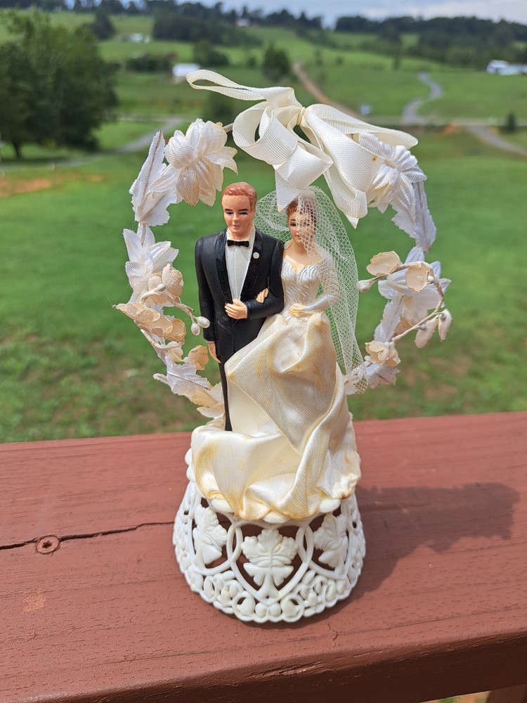 Vintage Mid Century 1950s Wedding Cake Topper Plastic 7″ Coast Novelty 1959