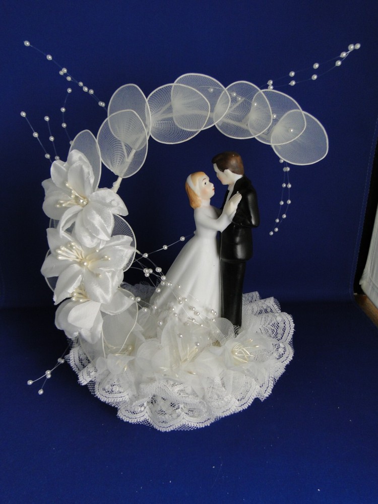 New Elegant & Absolutely Stunning Porcelain Bridal Couple Wedding CakeTop # 255