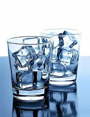 Clear Fake Ice Cubes, 100 PCS 1.0″ Plastic Ice Cubes Acrylic Clear Ice Rock D…