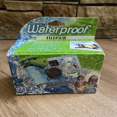 New Fuji QuickSnap Waterproof Disposable One Time Use Camera 27 Exp. 05/2012