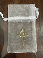 WHITE ORGANZA GIFT BAGS RELIGIOUS CROSS FAVOR BAGS Wedding Baptism Communion NEW