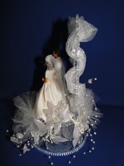 New Elegant Wedding Caketopper with Bride & Groom, decored HEART background #128