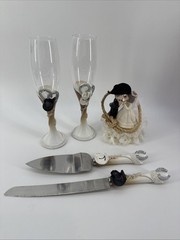 Western Bride Groom Champagne Flutes Set Cowboy Hat Rustic Wedding Toast