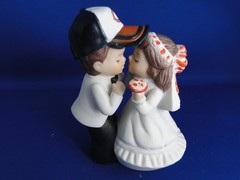 New Chicago Bears Kissing Bride & Groom Wedding Cake Top figurine with cap