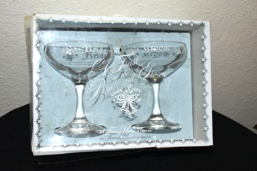 BRIDE & GROOM toasting Treasure Moments 1973 champagne goblets in box EUC
