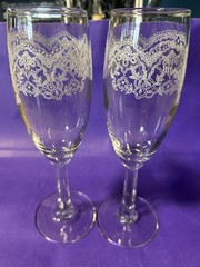 Wedding Champagne Flutes for Bride & Groom, Floral Decor, 2-Piece Set
