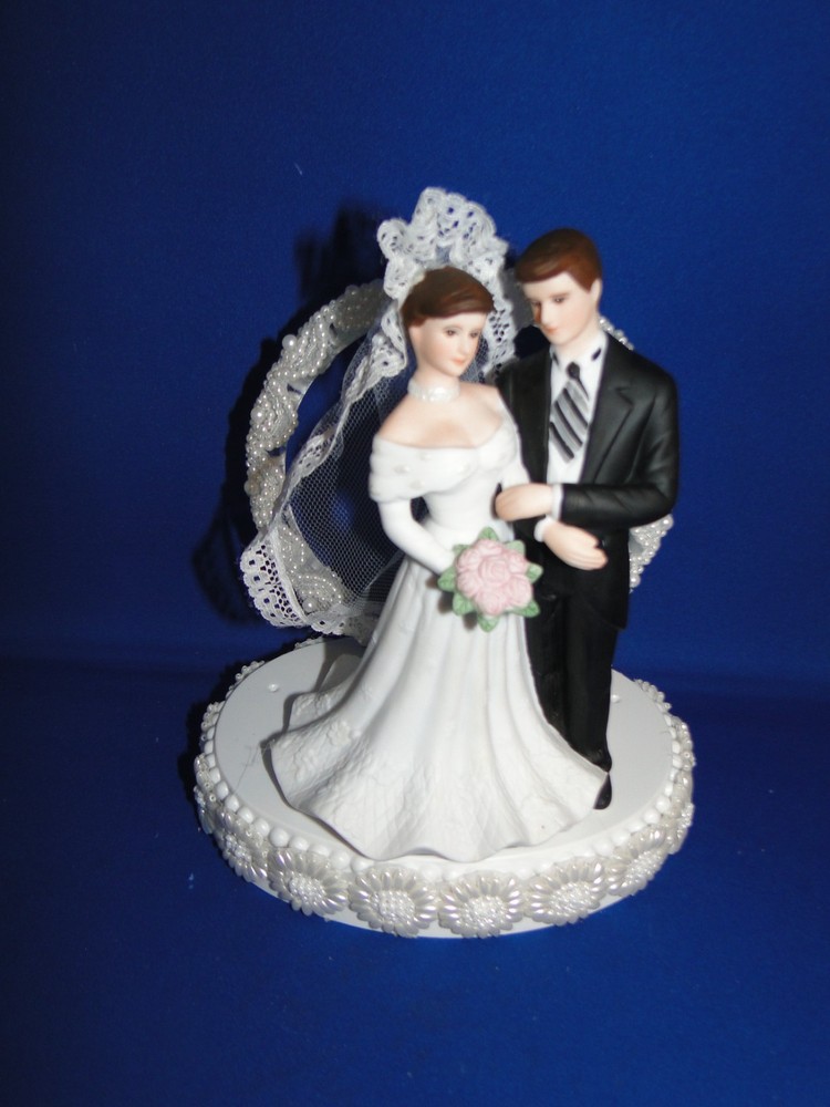 New Elegant Porcelain Bridal Couple Caketop, white floral bead ring back #3