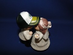 New Green Bay Packers Kissing Bride & Groom Wedding Cake Top figurine with cap