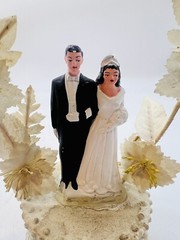 Vintage 1940s 1950s Wedding Cake Topper Bride Groom Bell Fabric Flower Arch