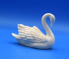 Lenox Classic Ivory Swan Place Card Holder Bridal Decor Weddings/Showers 2 1/2″