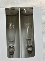 Mr & Mrs Wedding Champagne Flutes Set of 2 Clear Glass 200ml Modern Novelty