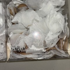 New~Studio HIS & HERS White & Beige Rose Petals 300 Count Rustic Lot Of 2
