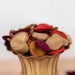 400 RED GOLD Silk Rose Petals Matte Artificial Flowers Table CONFETTI Party