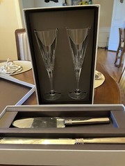 Vera Wang Wedding Cake And Knife Set And Champagne Glasses