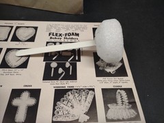 1960s Vintage Flex-Foam Bouquet Holder for Silk, Dried, or Watertube Cut Flowers