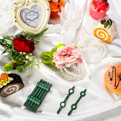4 Pieces Elastic Pearl Wrist Bands and 15 Pairs Floral Boutonniere Magnets Corsa