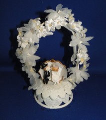 New Vintage Wilton Petite Kiss of Love Wedding CakeTop, 106-140