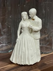 Vintage FORMALITIES by Baum bros Bride Groom Porcelain Ivory 24k cake topper