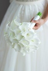 IFFO Bride Holding Flowers, high Simulation pu Calla Lily Bouquet, and Never …