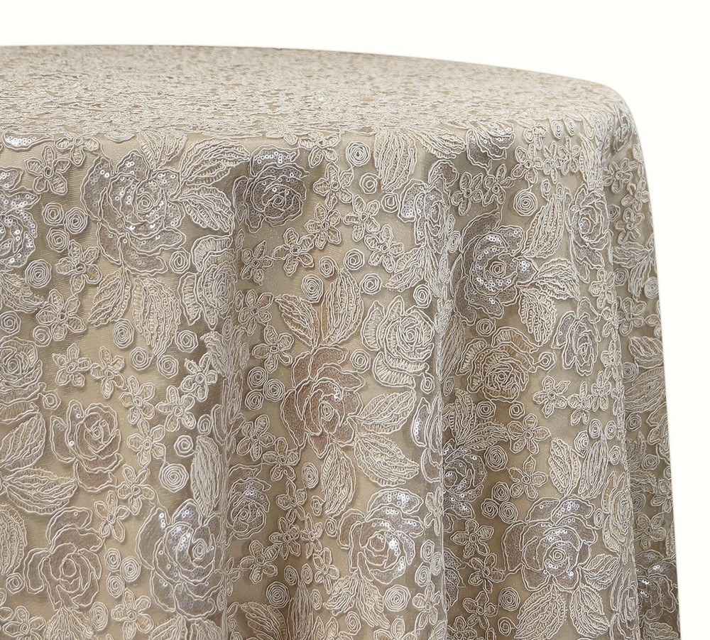 4 wedding tablecloths. bundle. FREE napkins FREE chair sashes.  Complete set