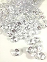 4Lb Crystal Acrylic Diamond Vase Gems or Table Scatters (Medium 2cm, Clear)