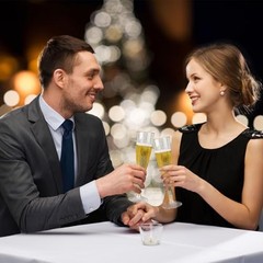 36 Pack Glitter Plastic Champagne Flutes – 7OZ Disposable Champagne Gold