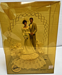 Vtg Wilton Designer Series Heavenly Wedding Cake Topper – Grey Coat #0118-00603