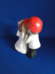 New San Francisco 49ers Kissing Bride & Groom Wedding Cake Top figurine with cap