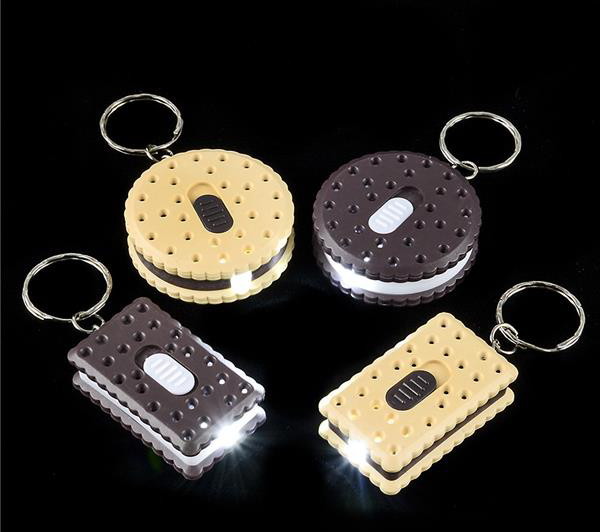 WHOLESALE LOT OF 144 COOKIE FLASHLIGHT LED KEY CHAINS BATTERIES INCLUDED, HOT!