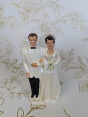 1950 Coast Novelty VFG Co Ceramic Wedding Cake Topper New Old Stock w defect MCM