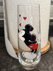 Exclusive Mickey and Minnie Mouse Kiss Hearts 2-Pack Stemless Fluted Red