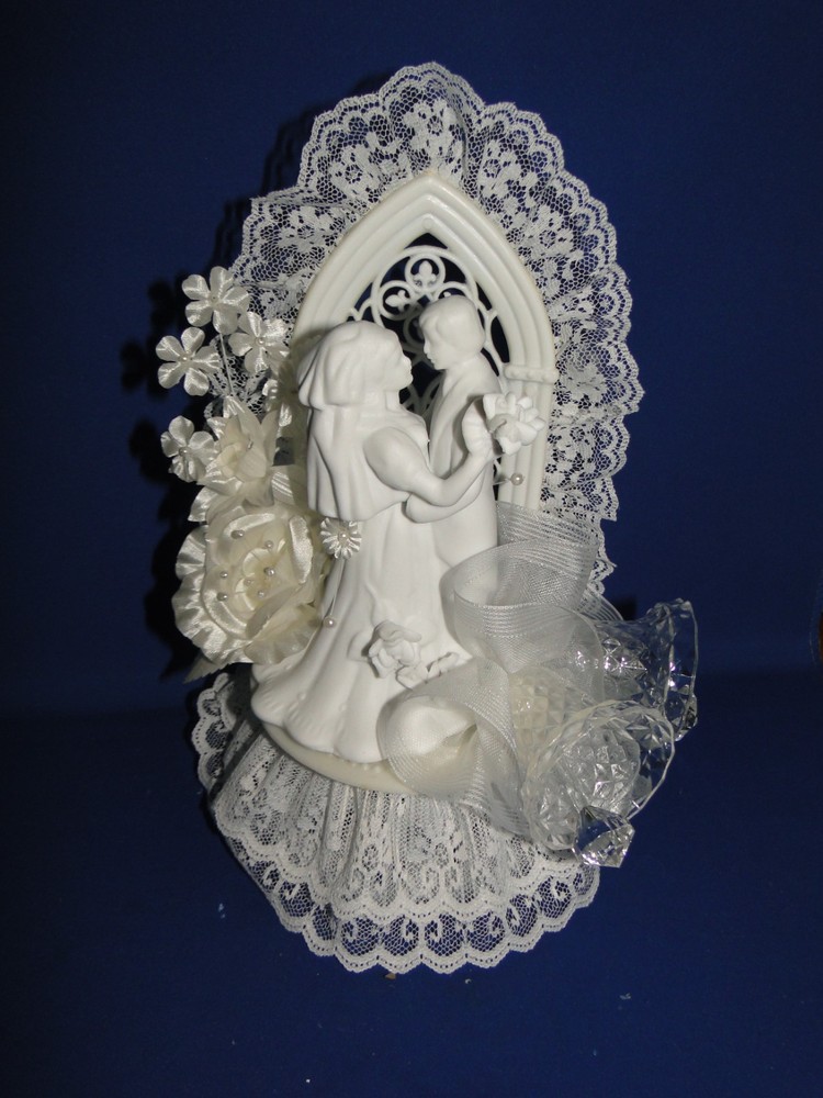 New Vintage White Porcelain Dancing Bridal Couple , Chapel Window Caketop #310