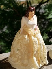 2 PAIRS VINTAGE 1947 WEDDING CAKE TOPPERS BRIDE / GROOM COAST NOVELTY CHALKWARE