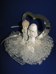 New Precious Moments Bride and Groom Wedding Cake Top / open Heart Mirror #367