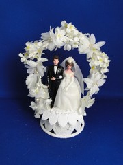New Vintage Wilton Petite «Moonlit Show» , black tux Wedding CakeTop, 104-6239