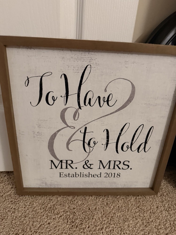 To Have And To Hold – Mr. and Mrs. Wall (2018) Decor