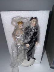 Love Pinch Caucasian Couple Funny Wedding Cake Topper