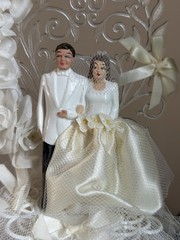 VTG Wedding Cake Topper Plastic Lace Made USA Clear Floral Back 8.5”