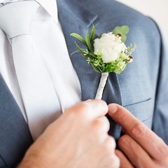 2pcs Boutonniere for Men Wedding, Groom Groomsman Artificial White Rose Flowe…