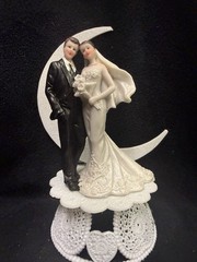 Romantic Porcelain Groom And Bride Wedding Cake Topper Groom Top Calla Lily