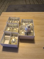 Christmas Ball Ornament Place Card Photo Holders Set of 10 Pearlized White Shiny