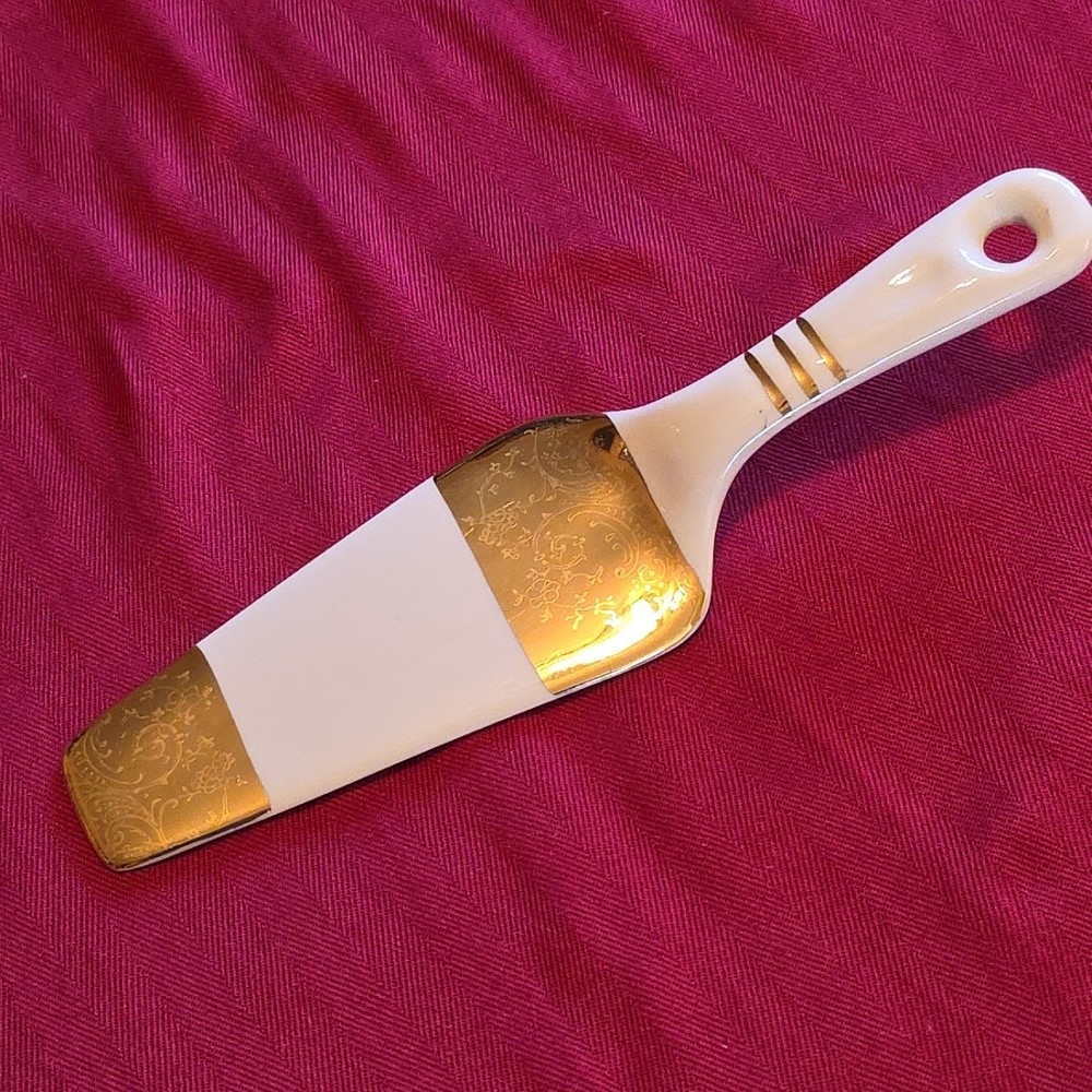 Wedding Cake Server VTG Gold Gilded Filigree Porcelain Dessert Pie Shabby Chic