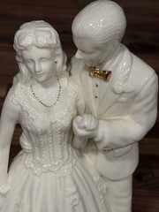 Vintage FORMALITIES by Baum bros Bride Groom Porcelain Ivory 24k cake topper