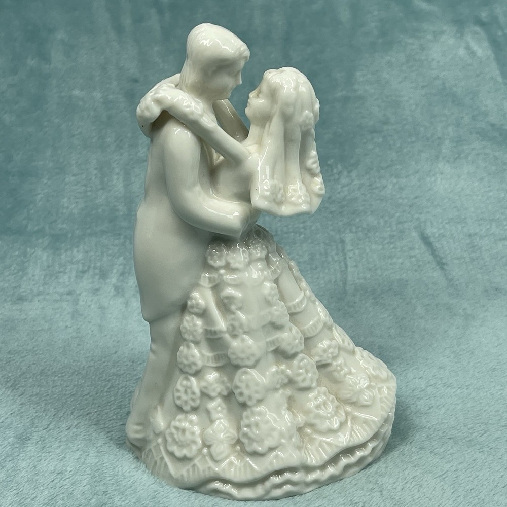 Bride Groom Wedding Cake Topper Dancing Couple White Porcelain Figurine 5.5″
