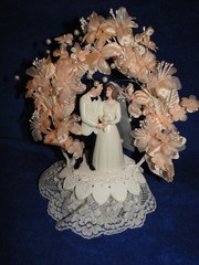 New Vintage Wilton MOONLIT SNOW Peach Wedding Cake Top, White Coat # 114-206